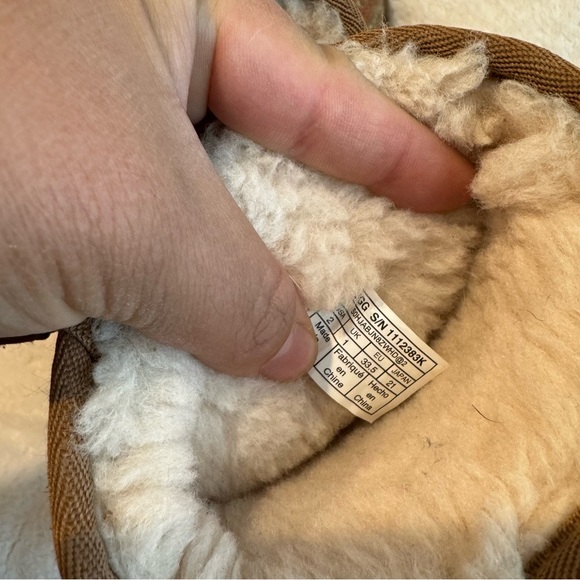 {UGG} Kids boots- Sold Separately - Picture 2 of 11